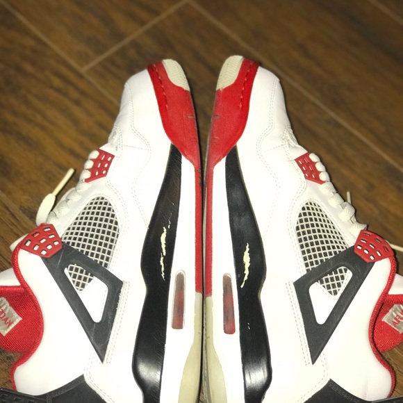 Air Jordan 4 Retro Fire Red - Picture 5 of 8